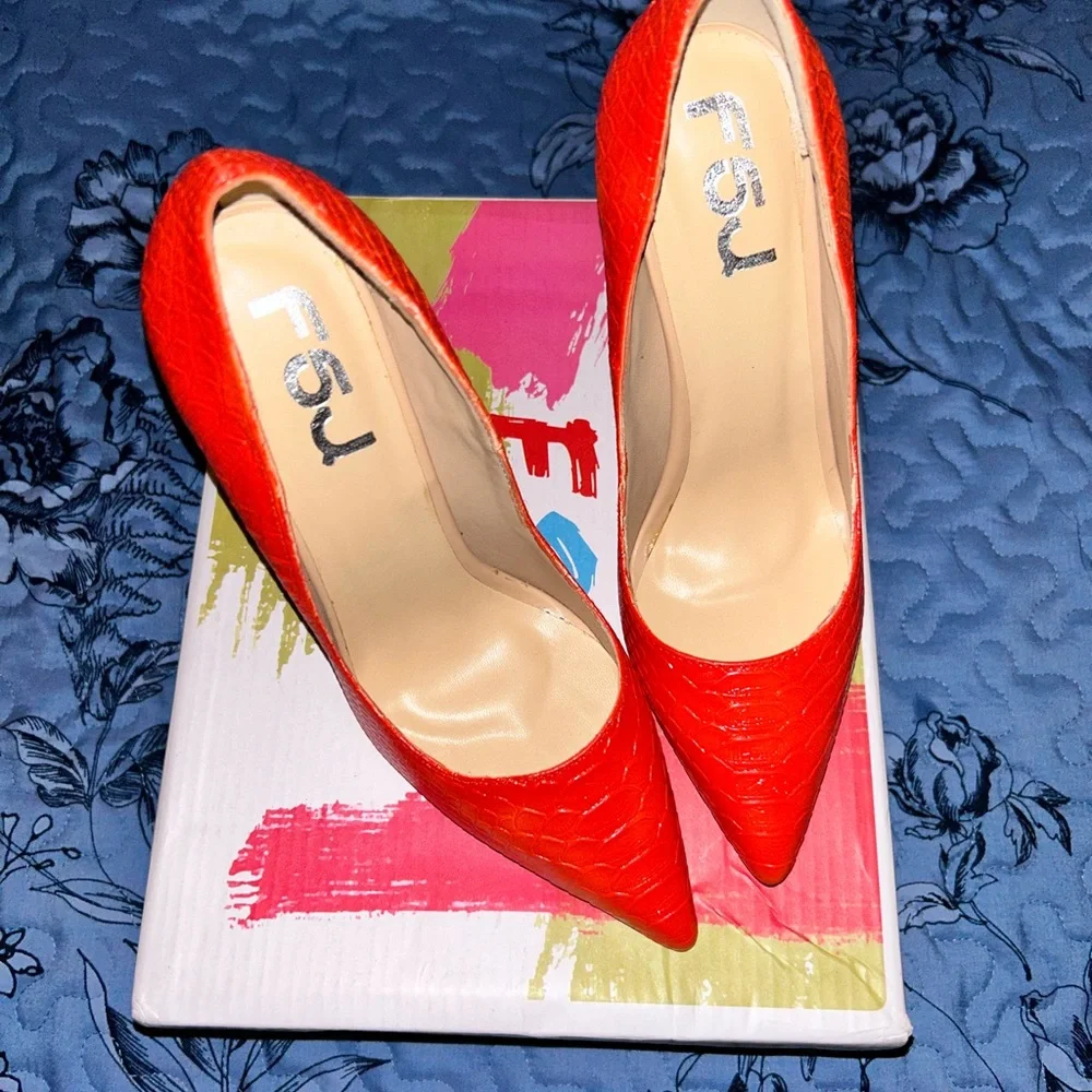 Super cool heels - Picture 2 of 5